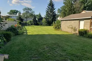 85 Linden Ave, Elmwood Park, NJ 07407 - Photo 2