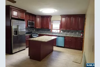 85 Linden Avenue, Elmwood Park, NJ 07407 - Photo 6