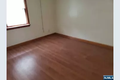 85 Linden Avenue, Elmwood Park, NJ 07407 - Photo 10