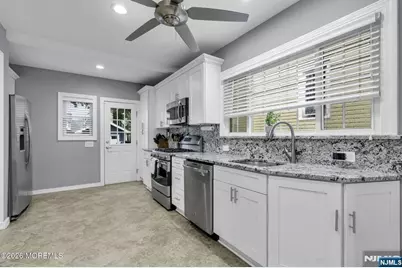 247 Post Avenue, Lyndhurst Township, NJ 07071 - Photo 12