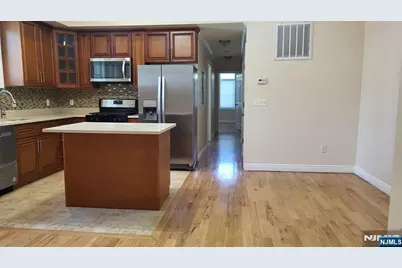 21 Grove Street 2B #2B, Tenafly, NJ 07670 - Photo 4