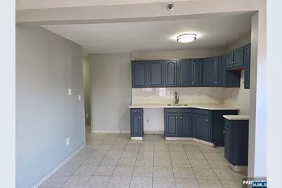 2401 Bergenline Avenue 3H #3H, Union City, NJ 07087 - Photo 8