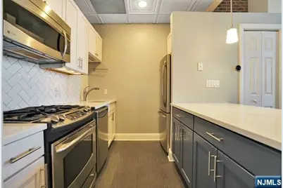 167 Wayne Street 403T #403T, Jersey City, NJ 07302 - Photo 16
