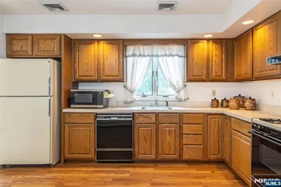 14 Hinchman Avenue, Wayne, NJ 07470 - Photo 8