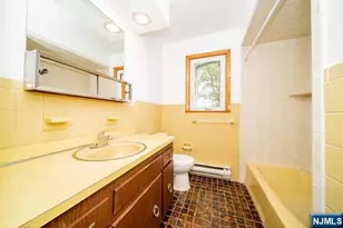 20 Lafayette St, Little Ferry, NJ 07643 - Photo 8