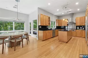 192 Stonehurst Dr, Tenafly, NJ 07670 - Photo 8