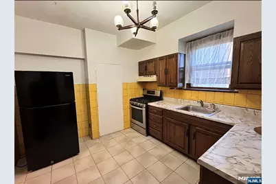 379 Liberty Avenue 1 #1, Jersey City, NJ 07307 - Photo 4