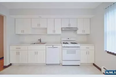 44 Newcomb Road 1 Fl #1 FL, Tenafly, NJ 07670 - Photo 10
