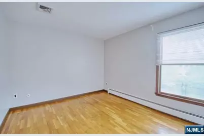 44 Newcomb Road 1 Fl #1 FL, Tenafly, NJ 07670 - Photo 6