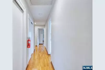 44 Newcomb Road 1 Fl #1 FL, Tenafly, NJ 07670 - Photo 4