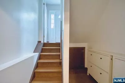 44 Newcomb Road 1 Fl #1 FL, Tenafly, NJ 07670 - Photo 12