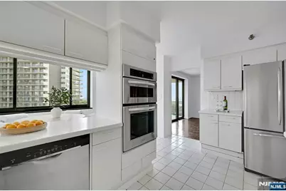 1512 Palisade Avenue 5B #5B, Fort Lee, NJ 07024 - Photo 8