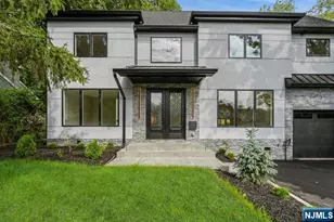 66 E Gramercy Pl, Glen Rock, NJ 07452 - Photo 2