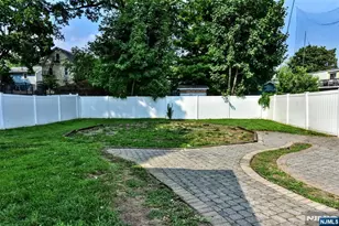 74 Ross Ave, Hackensack, NJ 07601 - Photo 32