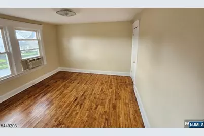 33 Livingston Avenue, Lyndhurst Township, NJ 07071 - Photo 18