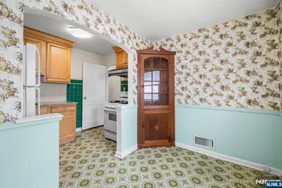 10 Greenwich Street, Bergenfield, NJ 07621 - Photo 14