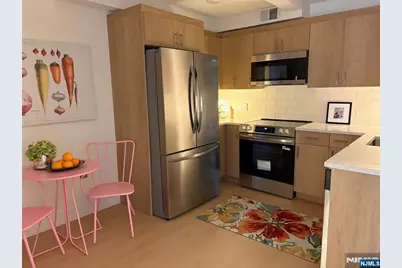 627 Valley Road E #E, Montclair, NJ 07043 - Photo 6