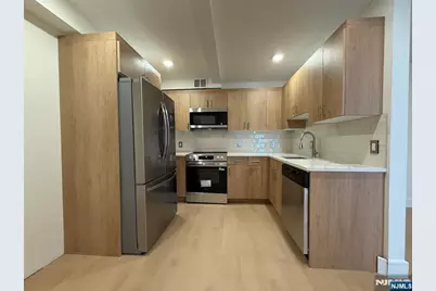 627 Valley Road E #E, Montclair, NJ 07043 - Photo 2