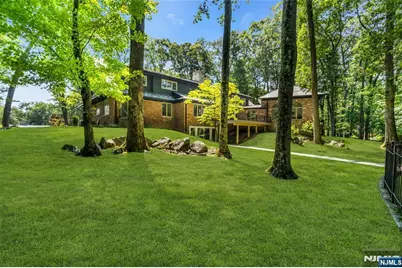 17 Deerhill Drive, Ho Ho Kus, NJ 07423 - Photo 8