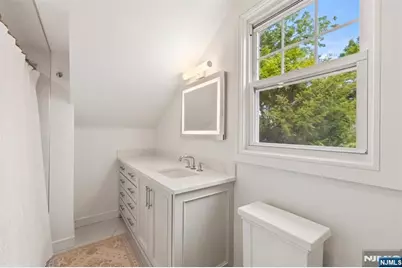 80 Large Avenue, Hillsdale, NJ 07642 - Photo 18
