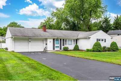 37 Susan Avenue, Midland Park, NJ 07432 - Photo 2