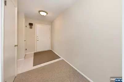 204 Indian Hollow 204 #204, Mahwah, NJ 07430 - Photo 2