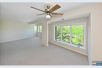 204 Indian Hollow 204 #204, Mahwah, NJ 07430 - Photo 6