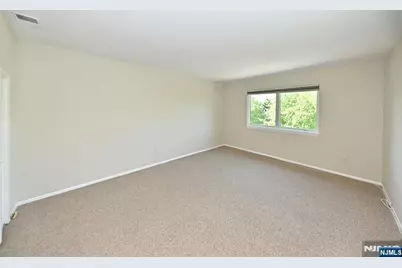 204 Indian Hollow 204 #204, Mahwah, NJ 07430 - Photo 10