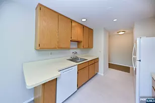 204 Indian Hollow 204, Mahwah, NJ 07430 - Photo 4