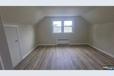 122 Westview Avenue, Paramus, NJ 07652 - Photo 8