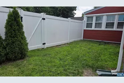 122 Westview Avenue, Paramus, NJ 07652 - Photo 2