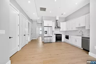 126 De Kalb Avenue A #A, Jersey City, NJ 07306 - Photo 4