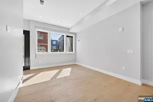 126 De Kalb Ave A, Jersey City, NJ 07306 - Photo 10