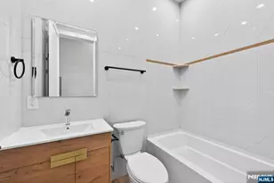 126 De Kalb Ave A, Jersey City, NJ 07306 - Photo 16