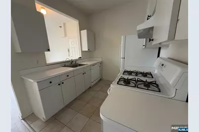 33 Prospect Street 10 #10, Palisades Park, NJ 07650 - Photo 6