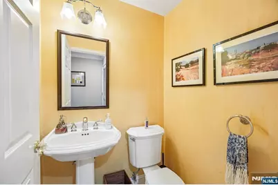 135 Abbie Court, Guttenberg, NJ 07093 - Photo 14