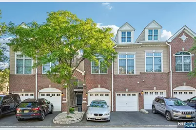 135 Abbie Court, Guttenberg, NJ 07093 - Photo 2