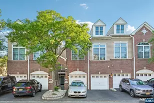 135 Abbie Ct, Guttenberg, NJ 07093 - Photo 2