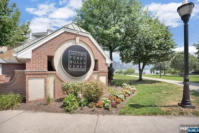 135 Abbie Court, Guttenberg, NJ 07093 - Photo 44