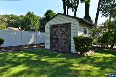 317 McKinley Boulevard, Paramus, NJ 07652 - Photo 36