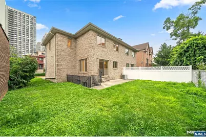 157 English Street, Fort Lee, NJ 07024 - Photo 28