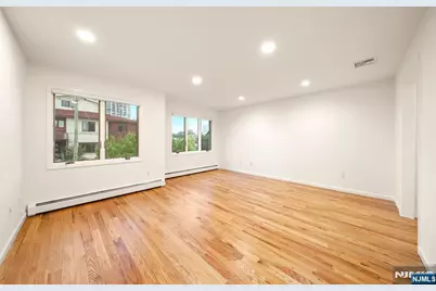 157 English Street, Fort Lee, NJ 07024 - Photo 12