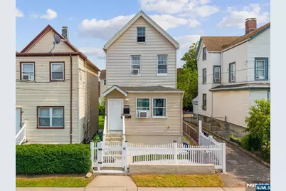 373 Oak Street, Passaic, NJ 07055 - Photo 2