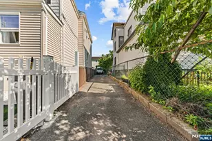 373 Oak St, Passaic, NJ 07055 - Photo 34