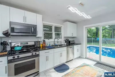 24 Chatham Road, West Milford, NJ 07421 - Photo 2