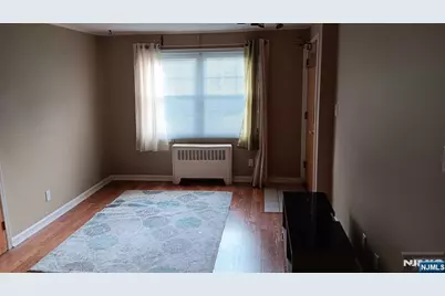 112 A Hastings Avenue, Rutherford, NJ 07070 - Photo 2