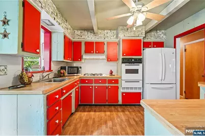 425 Beech Avenue, Paramus, NJ 07652 - Photo 16