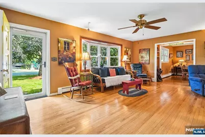 425 Beech Avenue, Paramus, NJ 07652 - Photo 4