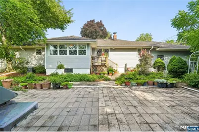 425 Beech Avenue, Paramus, NJ 07652 - Photo 28