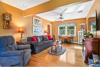 425 Beech Avenue, Paramus, NJ 07652 - Photo 6
